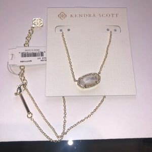 Elisa Kendra Scott Necklace!!